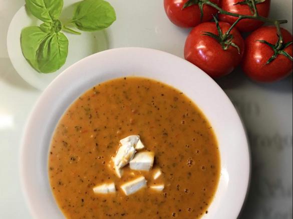 Frische Tomatensuppe (Low Carb geeignet)