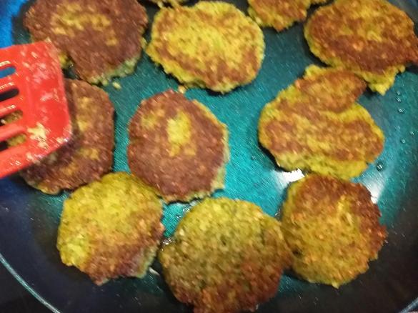 Brokkoli-Nuss-Laibchen