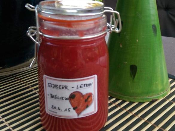 Erdbeer-Lemon-Basilikum-Marmelade