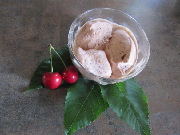 Kirsch-Vanille-Eis