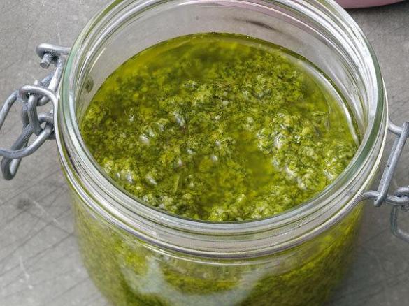 Ruccola-Knoblauchpaste