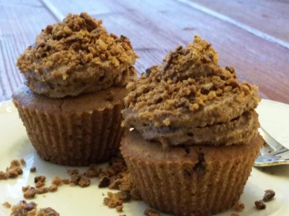 Spekulatius-Muffins mit Lebkuchen-Topping (Weihnachts-Reste-Verwertung)