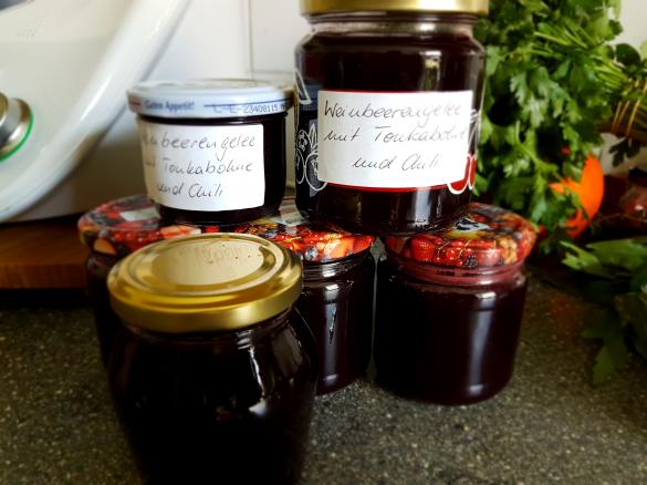 Weintraubengelee mit Tonkabohne und Chili