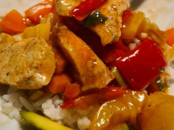 Variation Hähnchen und Gemüse süss-sauer