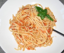 Spaghetti mit Bruschettasoße