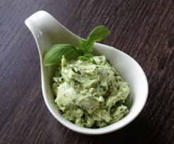 Basilikum-Zitronen-Butter