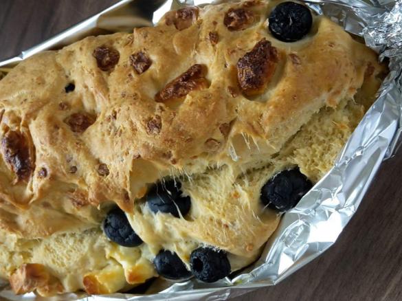 Feta-Olivenbrot