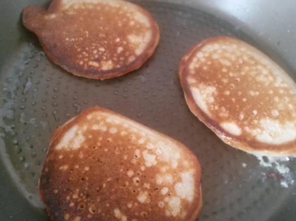 Bananen-Dinkelvollkorn-Pancakes