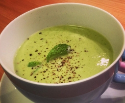 Erbsensuppe mit Kokos und Minze - vegetarisch vegan
