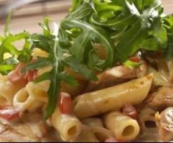 Hähnchen in Limettenmarinade an Nudel-Paprika-Topf