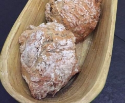 Dinkel-Bürli mit Chia-Samen