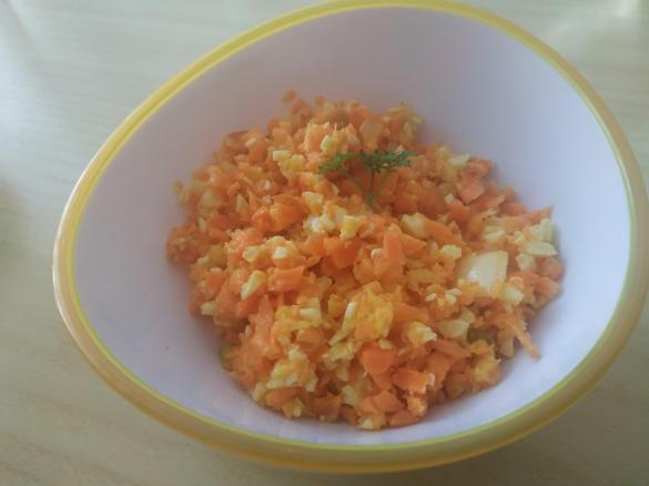 Karotten-Käse-Salat