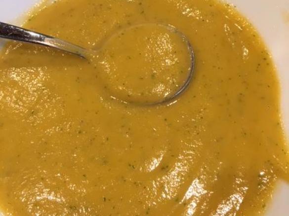 Süßkartoffel-Kohlrabi-Suppe