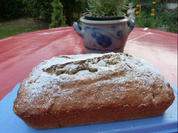Variation von Zucchini-Kastenkuchen mit Walnüssen, gelingsicher!!!