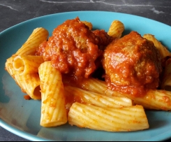 Polpette Napoli mit Nudeln