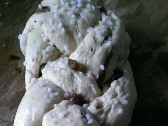 Hefezopf ohne Ei mit oder ohne Rosinen