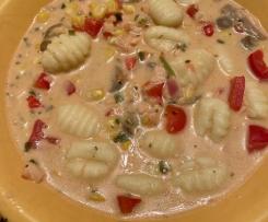 Gnocchitopf mit Lachsstreifen