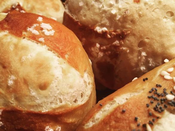 Das beste Laugengebäck-Grundrezept - Laugenbrötchen wie vom Bäcker