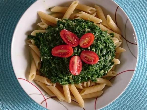 Penne mit Spinat-Gorgonzolasoße