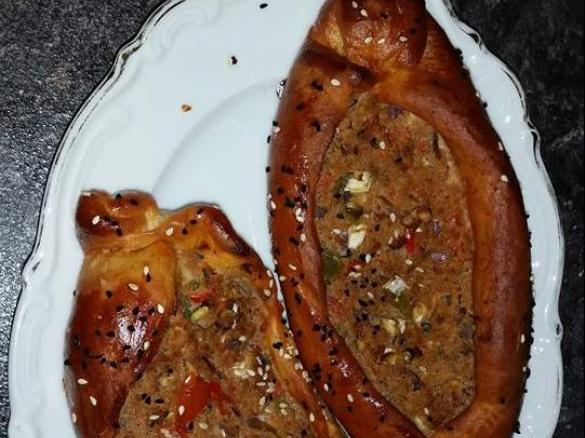 Teigschiffchen mit Hackfleisch 