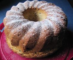 Hefegugelhupf mit Nüssen und Marzipan