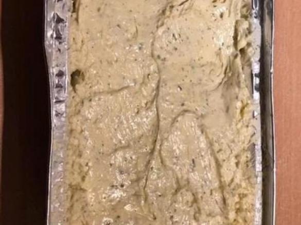 Variation Knoblauch-Kräuterbutter