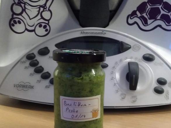Basilikum Pesto