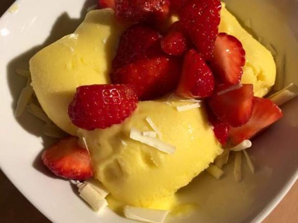 Mangoeis auch gefroren noch portionierbar