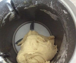 Schneller Pizzateig, wenn für Neapel keine Zeit .... ein Stein