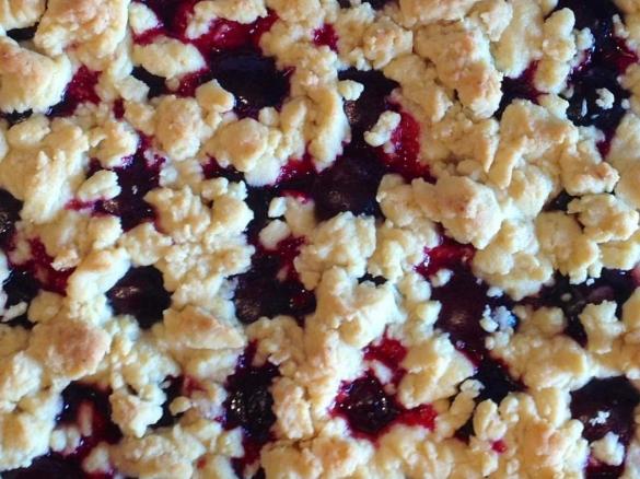 Pflaumenkuchen mit Marzipanstreusel