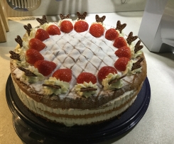 Erbeertorte mit Holundercreme