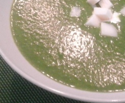 Spinatsuppe mit Ziegenkäse cremig