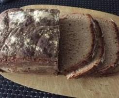 Vollkornbrot mit Roggen und Dinkel