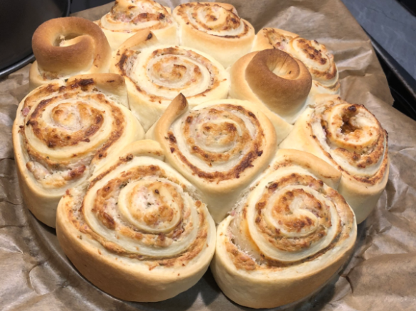 Käse-Schinken-Rosettenkuchen