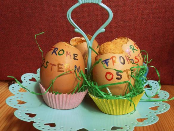 Kuchen aus dem Osterei