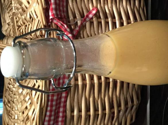 Eierlikör mit Vanille und Milchmädchen