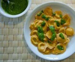 Ravioli mit Ricotta-Pesto-Füllung