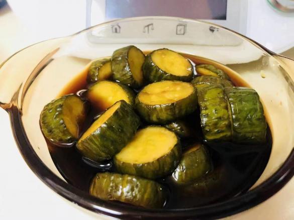Chinesische saure Gurken 酱黄瓜