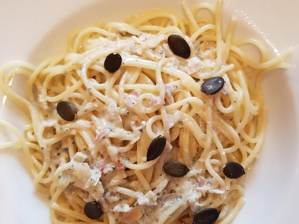 Gerrys Alpenländische Spaghetti GORGONZOLA mit gerösteten und gesalzenen Kürbiskernen