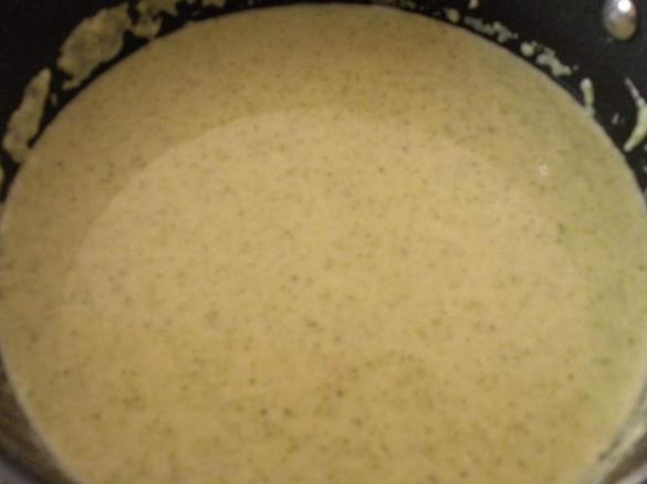 Brokkolicremesuppe mit Kokosmilch