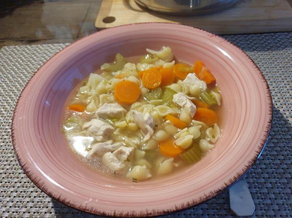 Schnelle Hühnersuppe