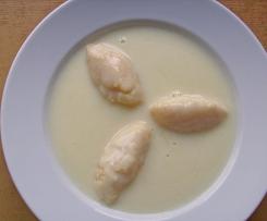 Buttermilchsuppe mit Grießklößchen