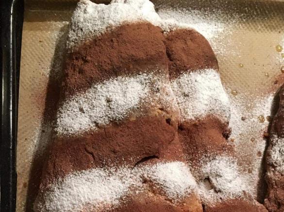 Schwarz-Weiß-Stollen / Nougatstollen
