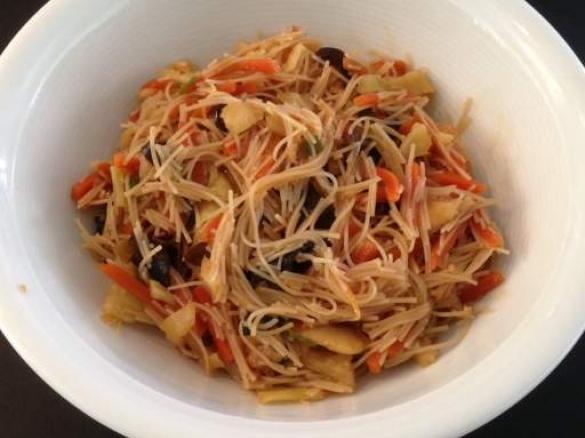 Glasnudelsalat / Reisnudelsalat mit Huhn oder Schwein