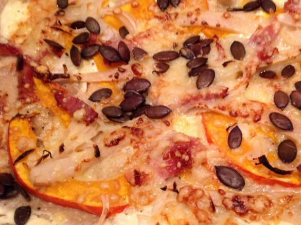 Kürbis-Birnen-Flammkuchen