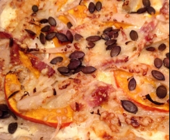 Kürbis-Birnen-Flammkuchen