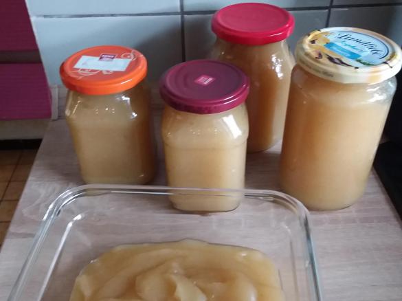 Apfelmus mit Amaretto