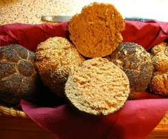 Vollkornbrötche m Roggen u Dinkel