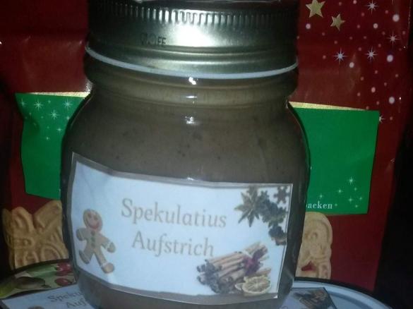 Spekulatiusaufstrich mit selbst gemachten Spekulatiusgewürz