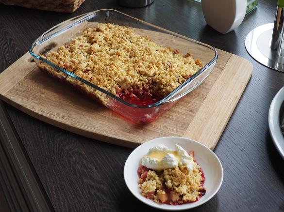 Rhabarber-Himbeer-Crumble